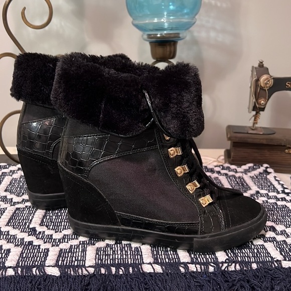 Aldo Fur Lined Embossed leather suede boots - Picture 5 of 13